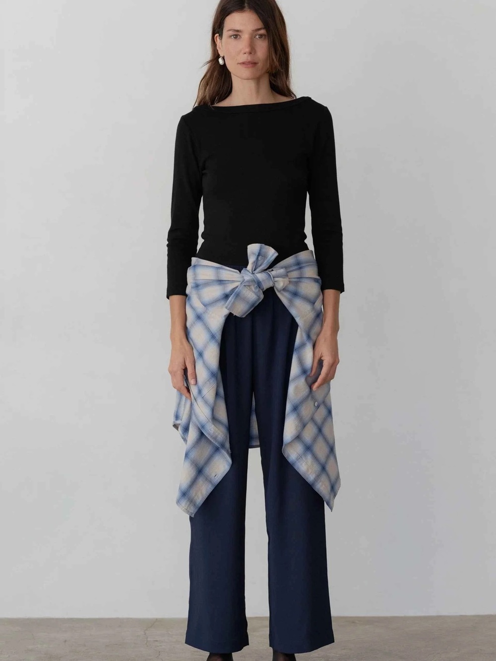 DONNI. Simple crepe pant in Navy